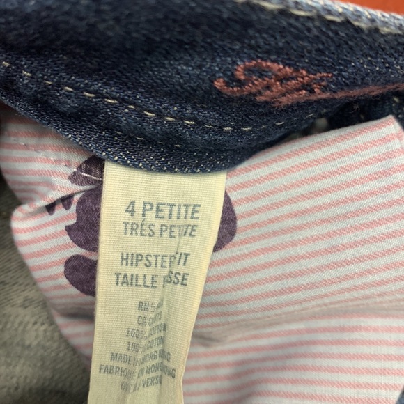 American Eagle Outfitters - Picture 7 of 8